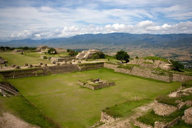 TOUR A MONTE ALBAN Y PUEBLOS INDIGENAS