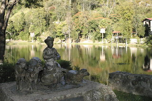 TOUR A GUELATAO Y LA SIERRA MADRE
