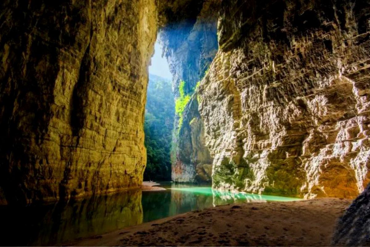 ARCO DEL TIEMPO. Expedición 3 días, caminata y tubing. Puente Chiapas.